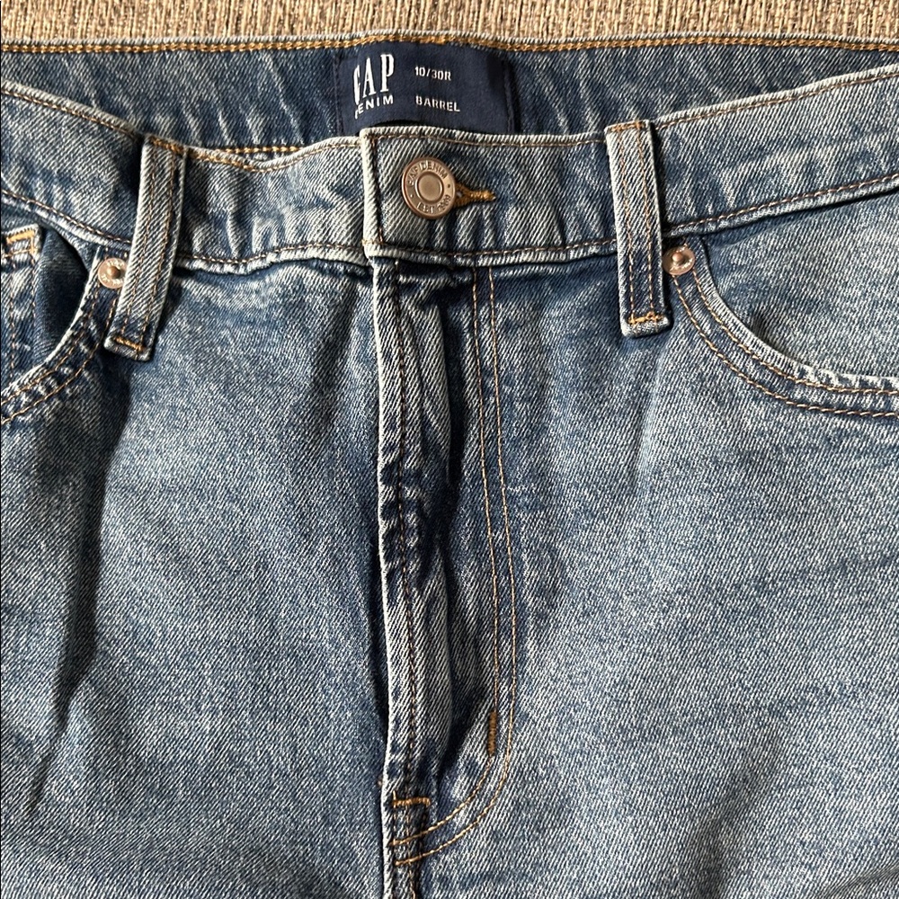 GAP Women's Barrel Cut Jeans
